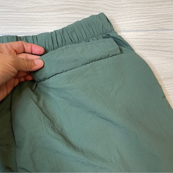 Wilo The Label Anthropologie Green Nylon Parachute Cargo Pants Women’s size M - Picture 6 of 13